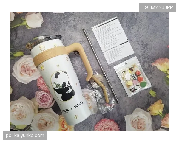 翁泓阳训练完直接啃鸡胸肉，这自律程度我连他喝水的杯子都配不上